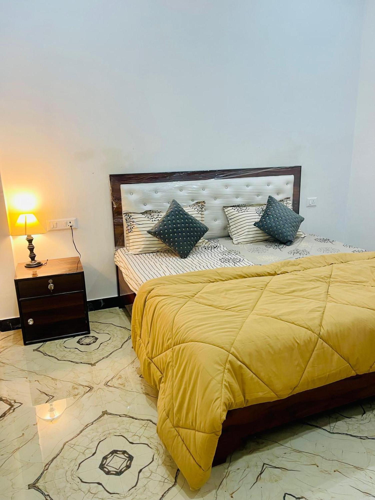 バラナシ Amrita Residencyヴィラ エクステリア 写真